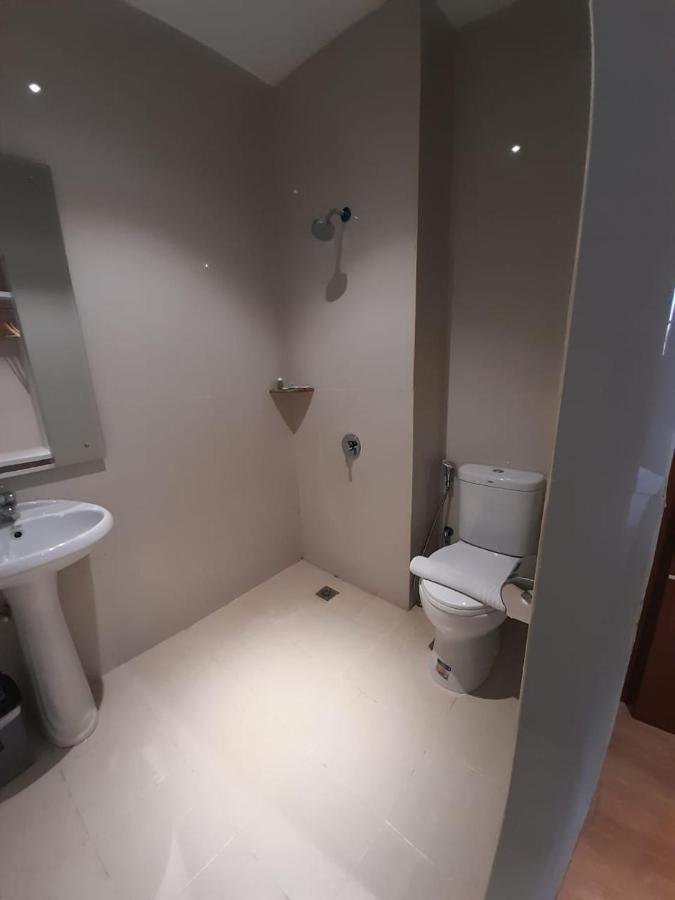 Blitz Hotel Batam Centre Esterno foto