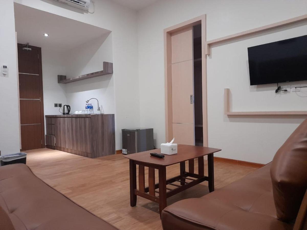 Blitz Hotel Batam Centre Esterno foto